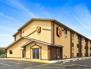 Готель Super 8 By Wyndham Сідар-Рапідс Екстер'єр фото